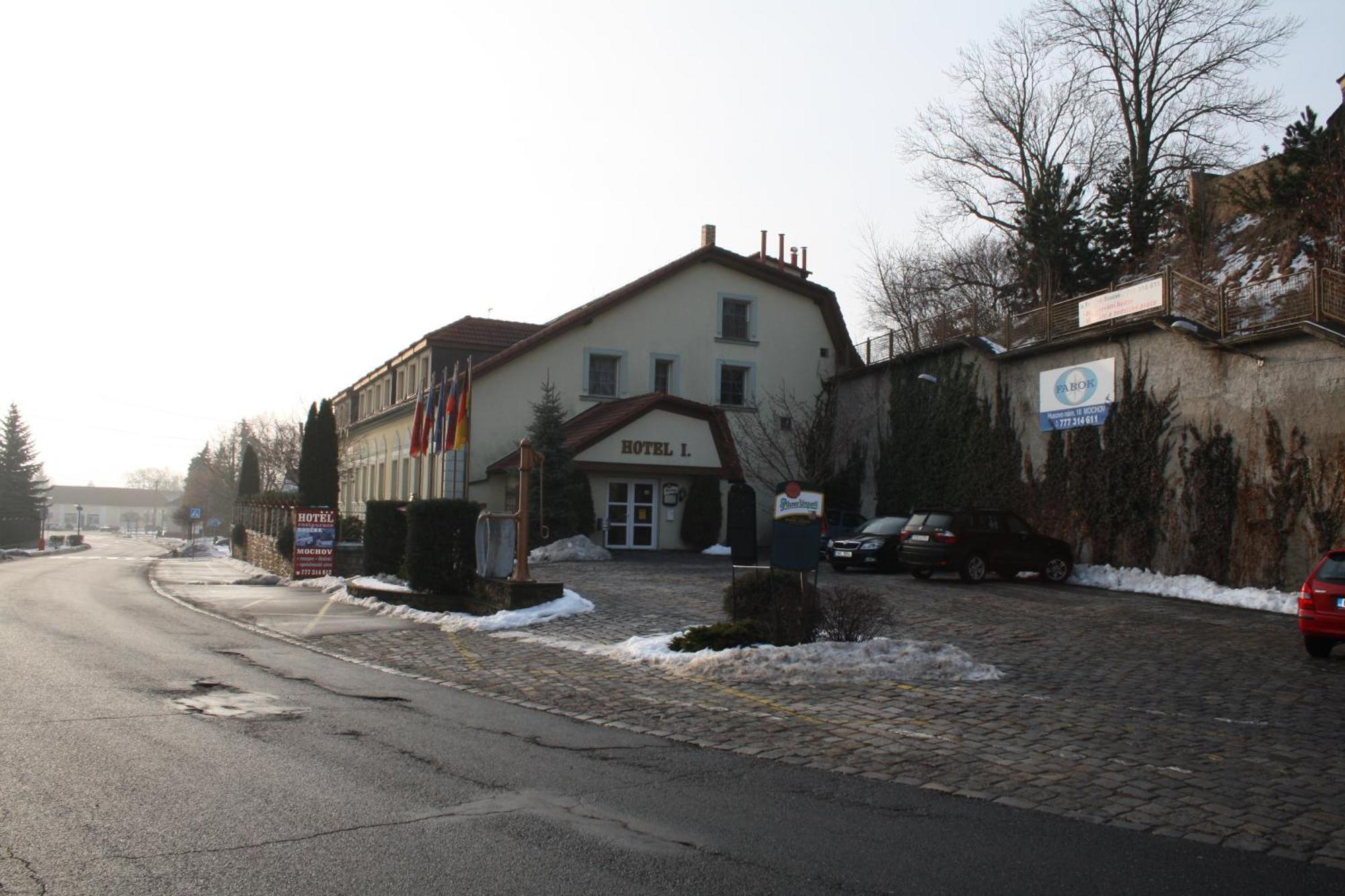 Hotel Bouček Mochov Exteriér fotografie